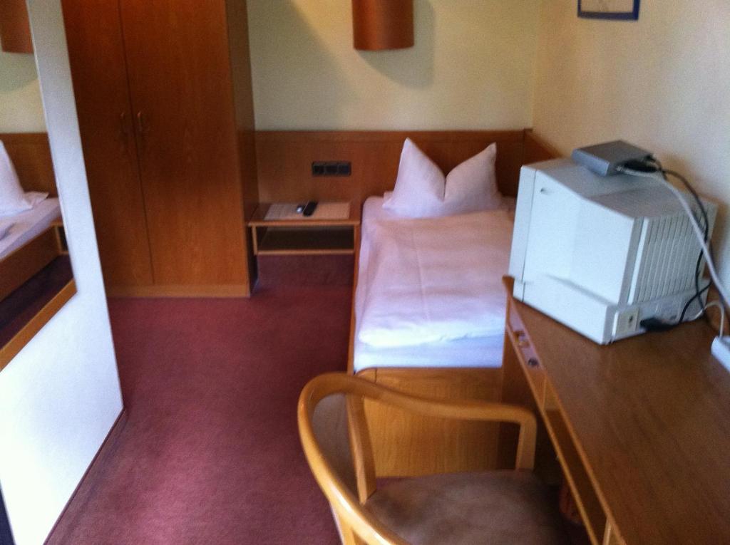 Inn Bacchusstube Garni Goldbach (Bavaria)